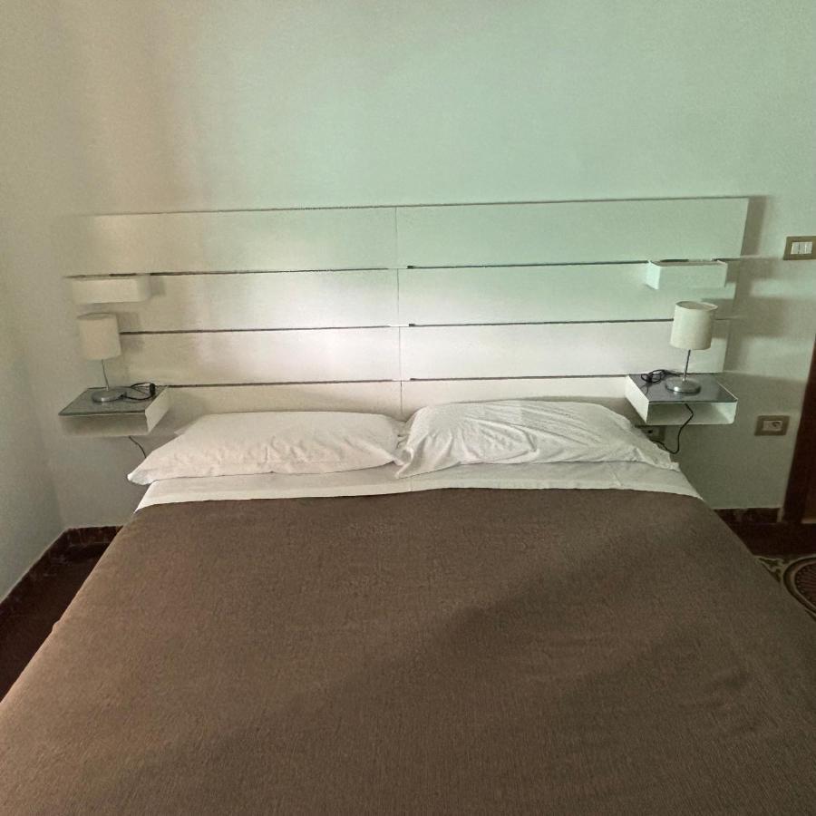 Essential Room & Parking In Centro Citta Con Parcheggio Privato E Wifi Potenza Eksteriør bilde