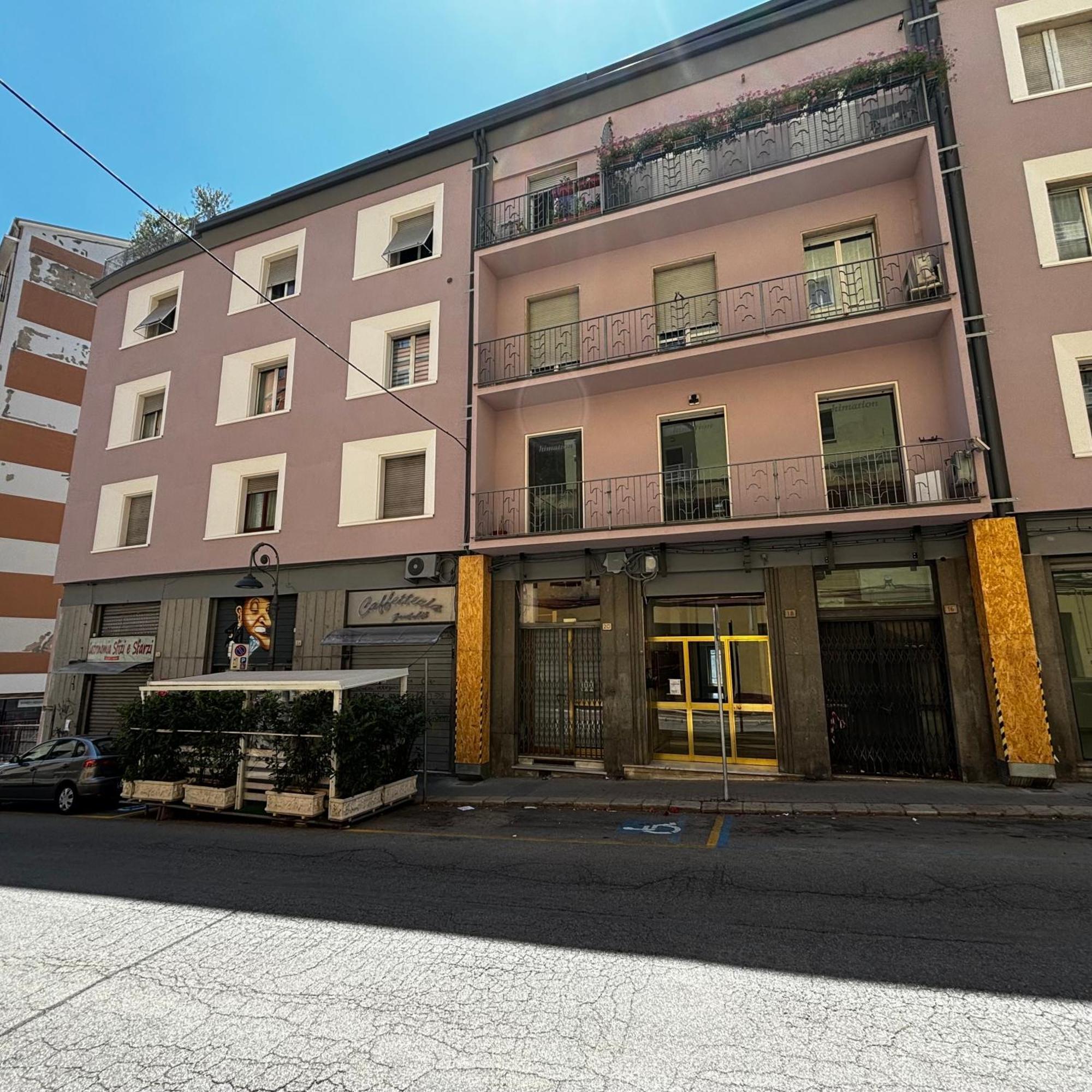 Essential Room & Parking In Centro Citta Con Parcheggio Privato E Wifi Potenza Eksteriør bilde