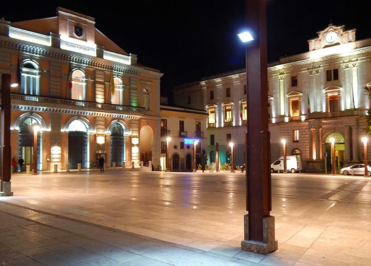 Essential Room & Parking In Centro Citta Con Parcheggio Privato E Wifi Potenza Eksteriør bilde